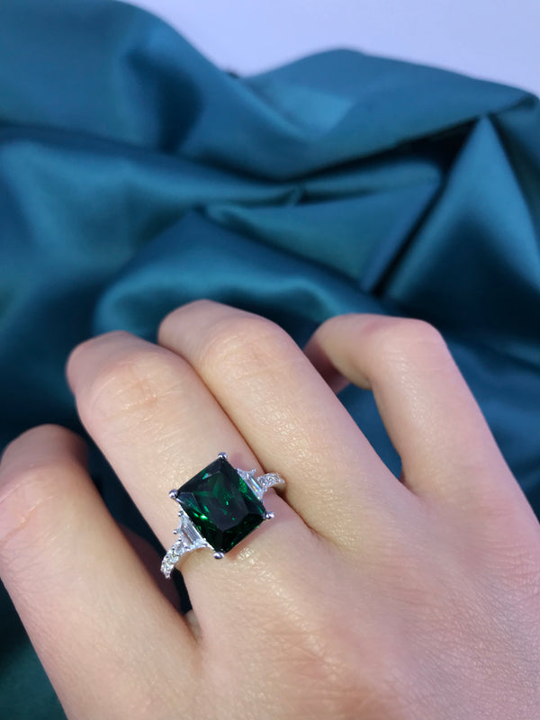 Emerald Green Radiant Shaped Trio Ring - Law London Jewellery